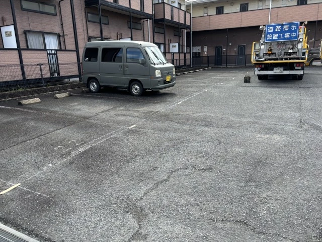 福岡県中間市 コーポ駐車場ライン工事 施工前